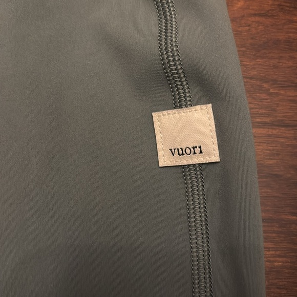 Vuori size small olive green leggings - Picture 2 of 8